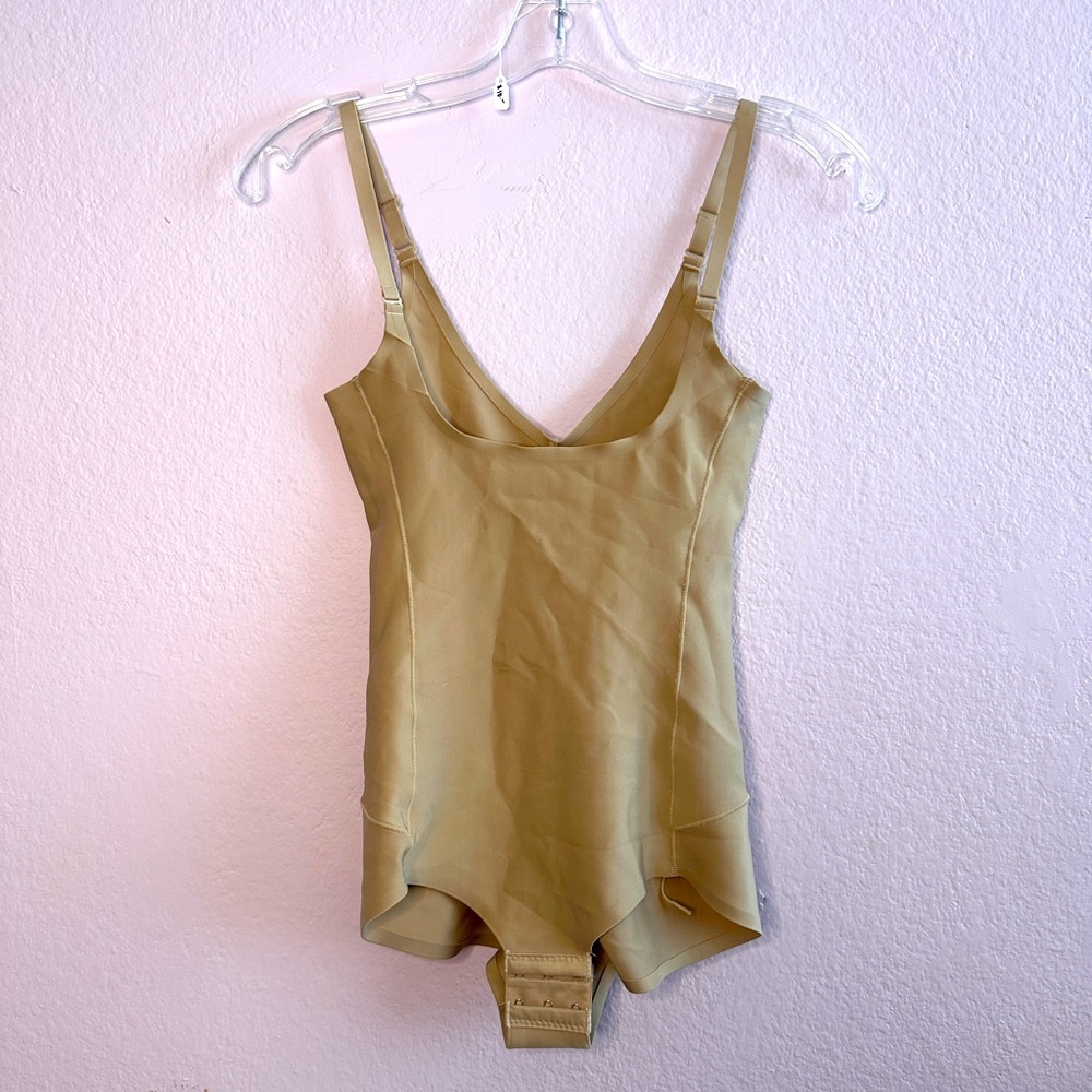 STRM LINE Shape  Underneath Wear